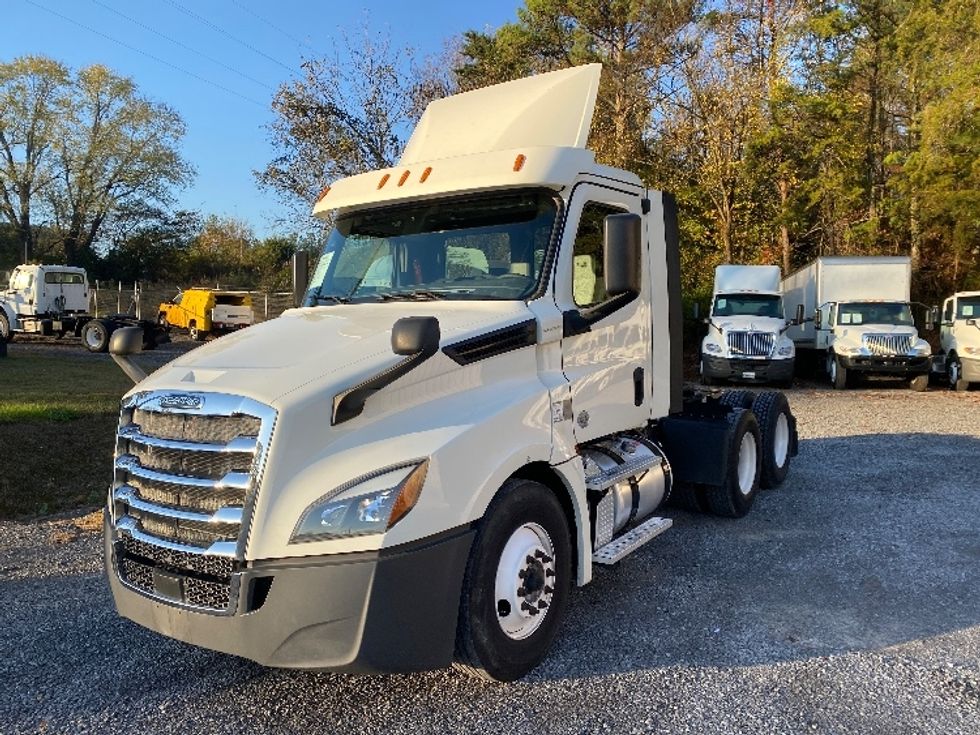 Day Cab Tractor-Heavy Duty Tractors-Freightliner-2019-T12664ST-Cleveland-TN-267,972\n\t\tmiles-$ 53,000 - Image 3
