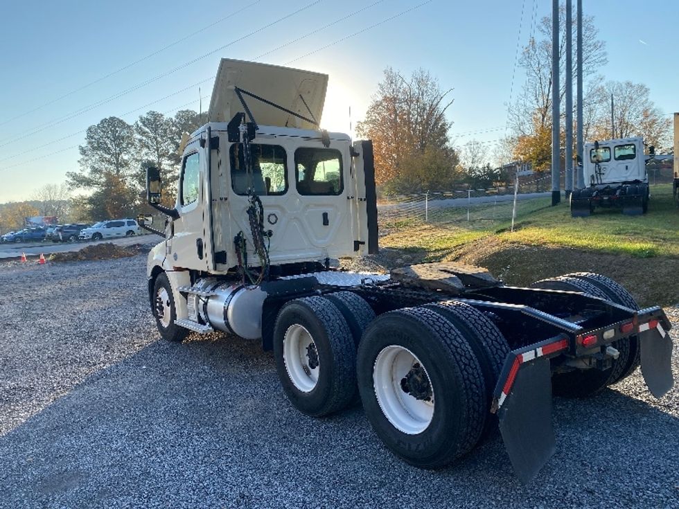 Day Cab Tractor-Heavy Duty Tractors-Freightliner-2019-T12664ST-Cleveland-TN-267,972\n\t\tmiles-$ 53,000 - Image 5