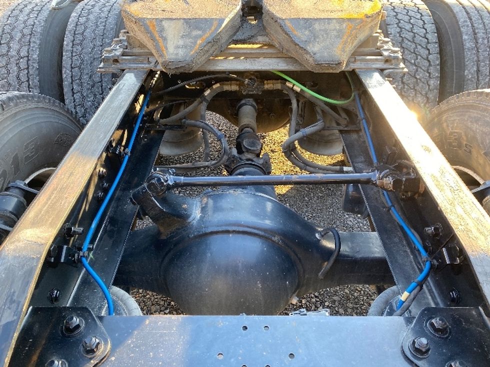 Day Cab Tractor-Heavy Duty Tractors-Freightliner-2019-T12664ST-Cleveland-TN-267,972\n\t\tmiles-$ 53,000 - Image 6