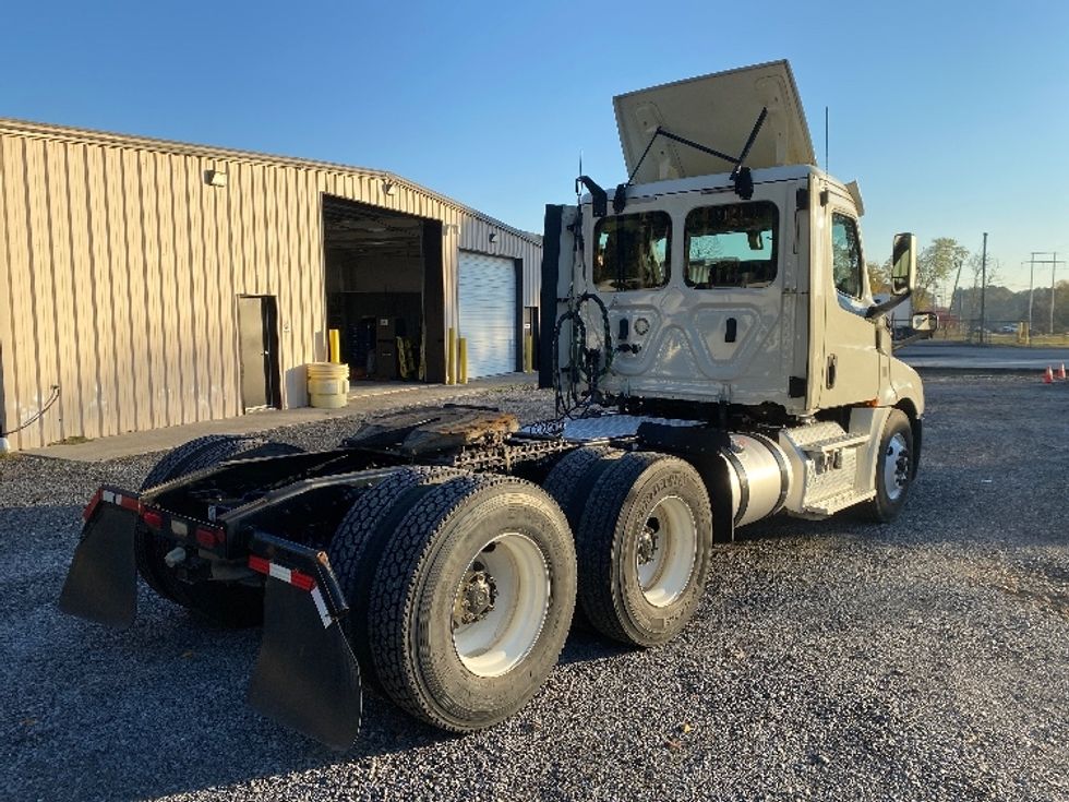 Day Cab Tractor-Heavy Duty Tractors-Freightliner-2019-T12664ST-Cleveland-TN-267,972\n\t\tmiles-$ 53,000 - Image 7