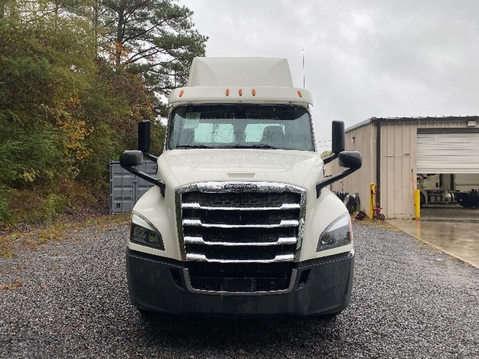 Day Cab Tractor-Heavy Duty Tractors-Freightliner-2019-T12664ST-Cleveland-TN-297,633\n\t\tmiles-$ 50,750 - Image 2