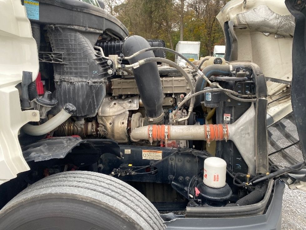 Day Cab Tractor-Heavy Duty Tractors-Freightliner-2019-T12664ST-Cleveland-TN-322,637\n\t\tmiles-$ 49,250 - Image 14