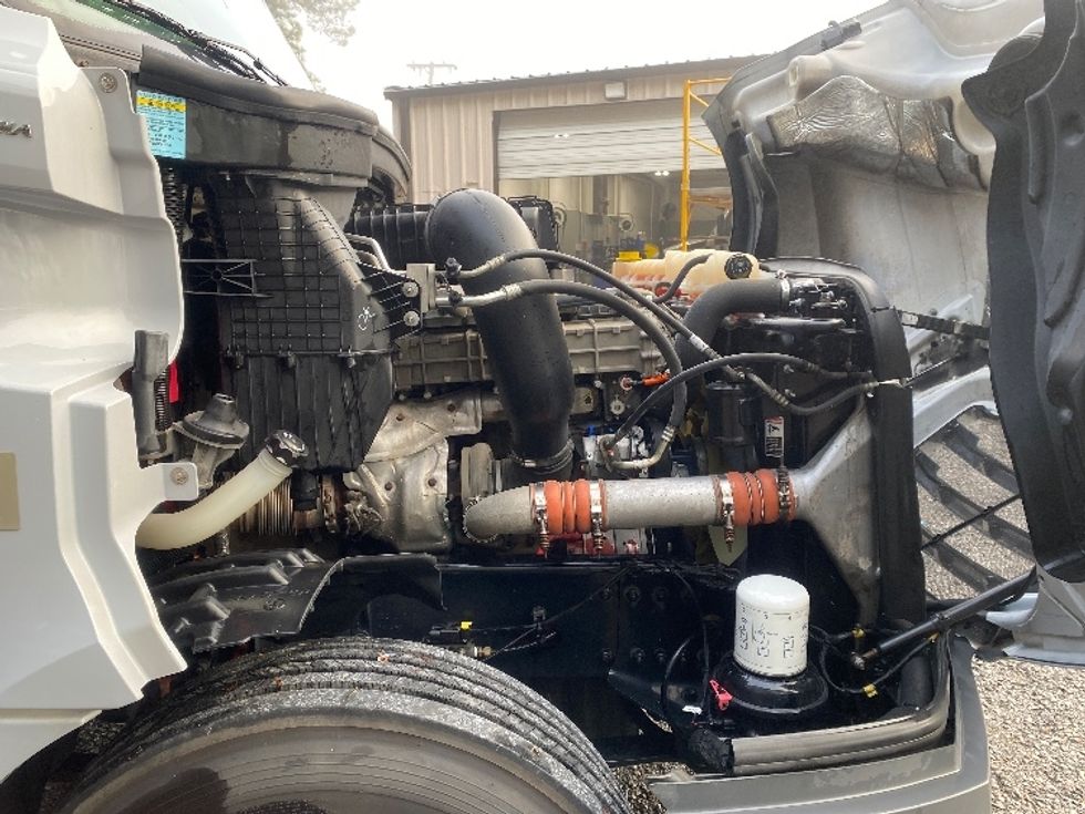 Day Cab Tractor-Heavy Duty Tractors-Freightliner-2019-T12664ST-Cleveland-TN-408,785\n\t\tmiles-$ 41,500 - Image 14