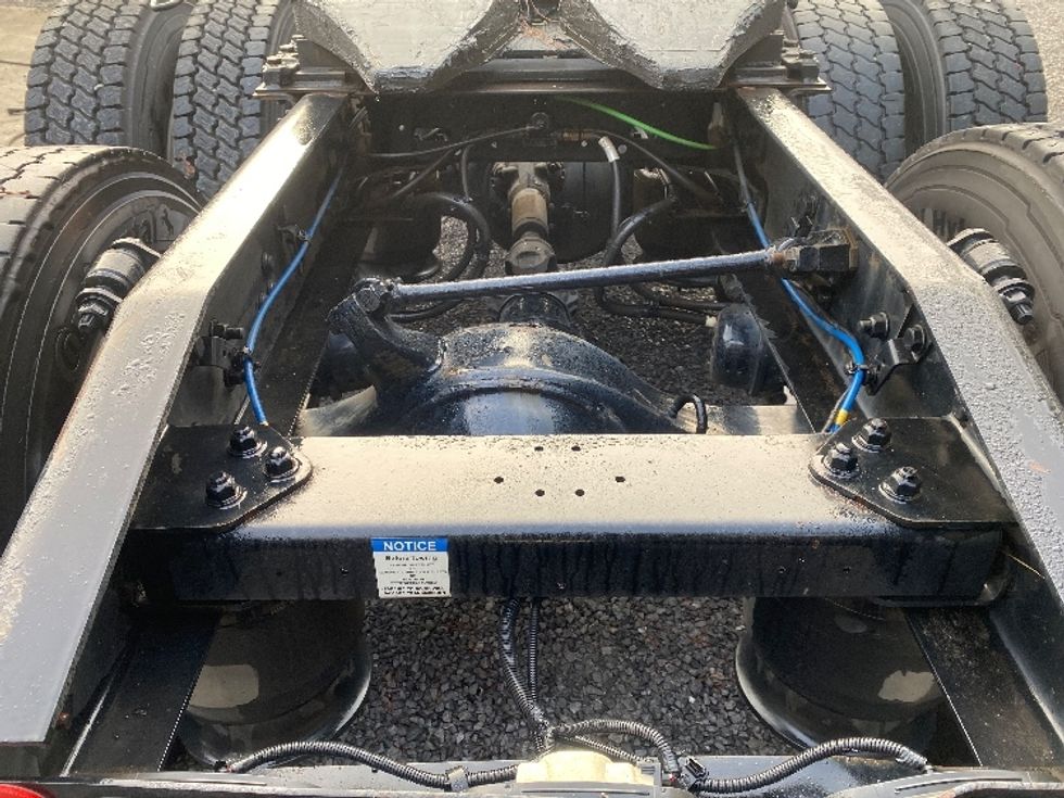 Day Cab Tractor-Heavy Duty Tractors-Freightliner-2019-T12664ST-Cleveland-TN-408,785\n\t\tmiles-$ 41,500 - Image 5