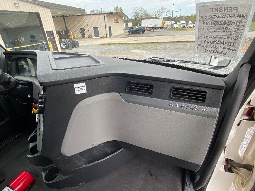 Day Cab Tractor-Heavy Duty Tractors-Freightliner-2019-T12664ST-Cleveland-TN-484,695\n\t\tmiles-$ 39,500 - Image 13