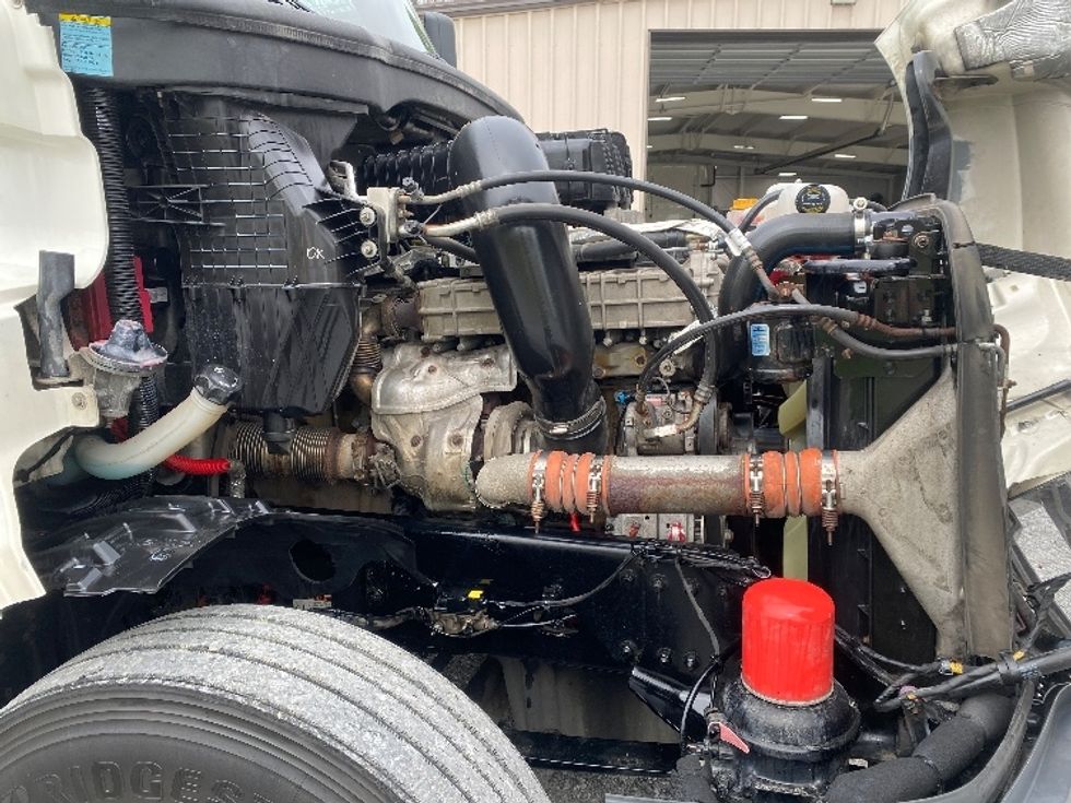 Day Cab Tractor-Heavy Duty Tractors-Freightliner-2019-T12664ST-Cleveland-TN-484,695\n\t\tmiles-$ 39,500 - Image 15