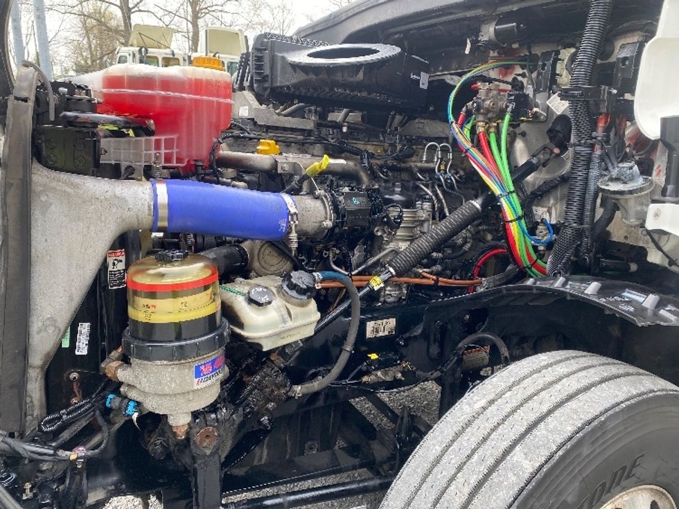 Day Cab Tractor-Heavy Duty Tractors-Freightliner-2019-T12664ST-Cleveland-TN-484,695\n\t\tmiles-$ 39,500 - Image 16