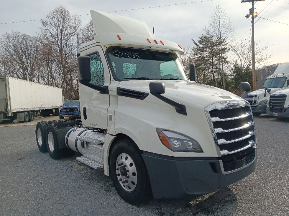 Day Cab Tractor-Heavy Duty Tractors-Freightliner-2019-T12664ST-Cleveland-TN-543,354\n\t\tmiles-$ 42,750 - Image 1