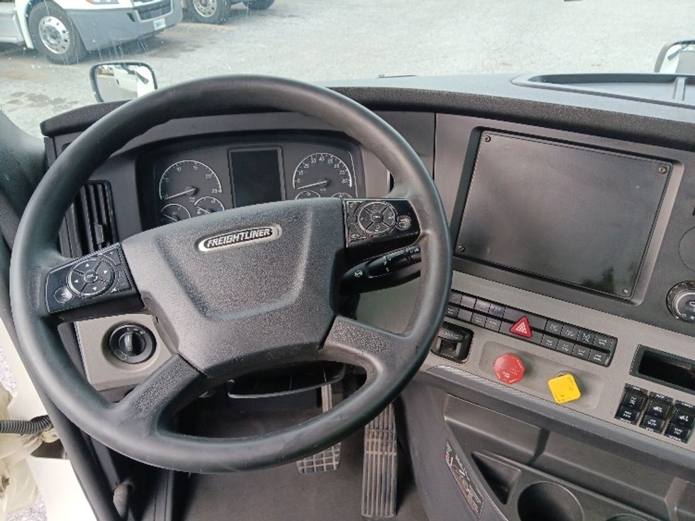 Day Cab Tractor-Heavy Duty Tractors-Freightliner-2019-T12664ST-Cleveland-TN-543,354\n\t\tmiles-$ 42,750 - Image 11