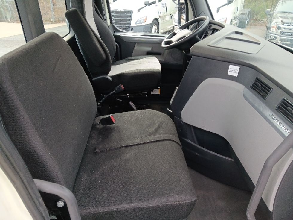 Day Cab Tractor-Heavy Duty Tractors-Freightliner-2019-T12664ST-Cleveland-TN-543,354\n\t\tmiles-$ 42,750 - Image 14