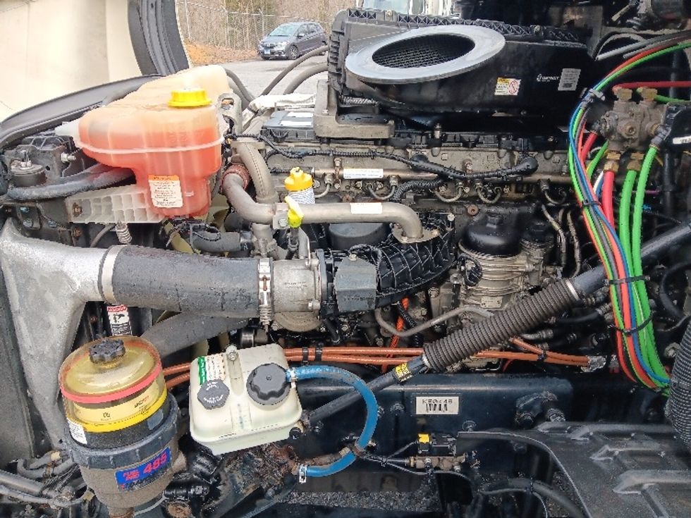 Day Cab Tractor-Heavy Duty Tractors-Freightliner-2019-T12664ST-Cleveland-TN-543,354\n\t\tmiles-$ 42,750 - Image 16