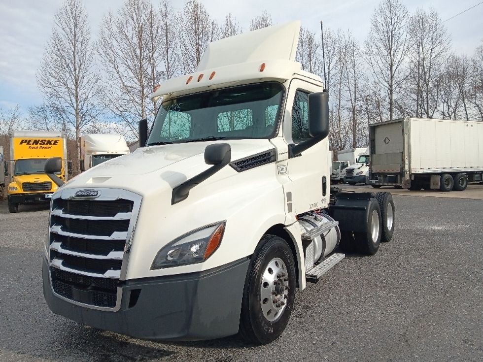 Day Cab Tractor-Heavy Duty Tractors-Freightliner-2019-T12664ST-Cleveland-TN-543,354\n\t\tmiles-$ 42,750 - Image 3