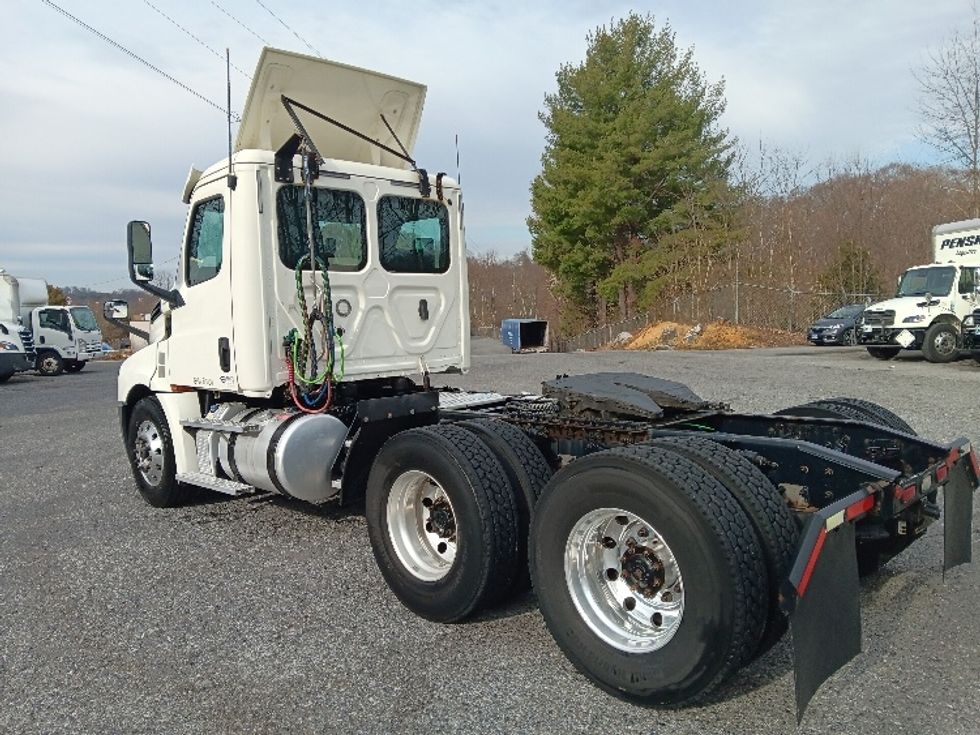 Day Cab Tractor-Heavy Duty Tractors-Freightliner-2019-T12664ST-Cleveland-TN-543,354\n\t\tmiles-$ 42,750 - Image 5