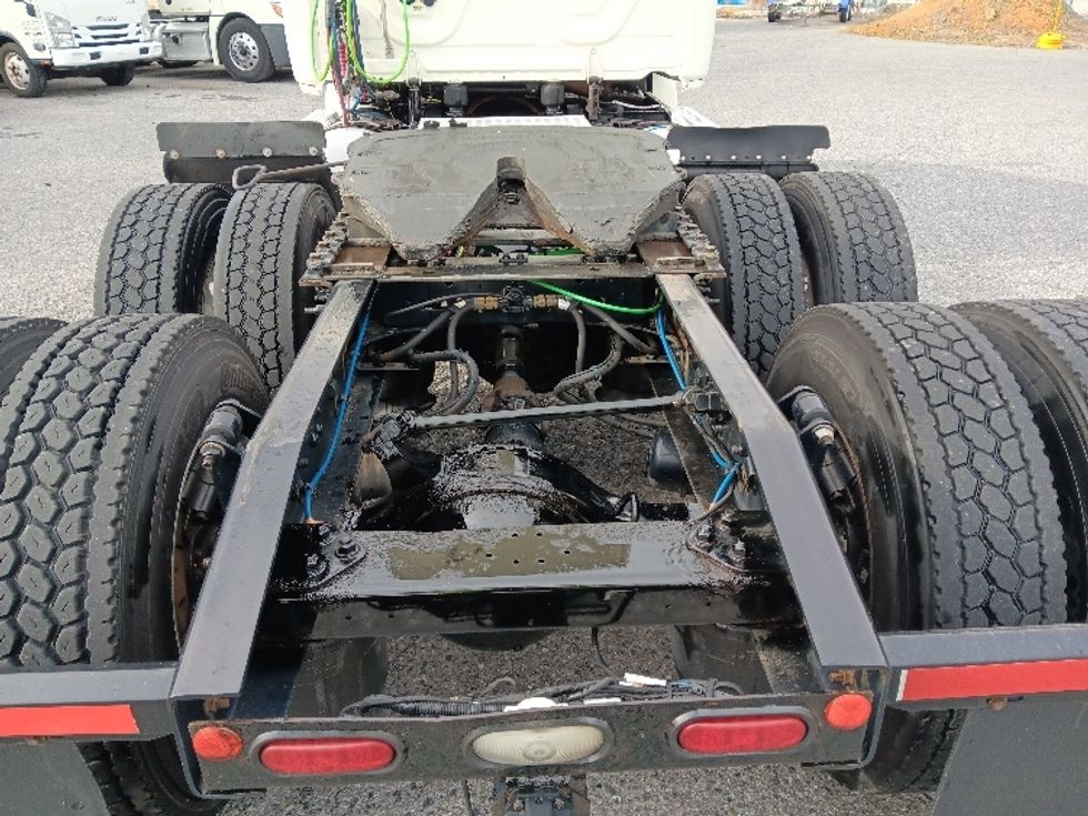 Day Cab Tractor-Heavy Duty Tractors-Freightliner-2019-T12664ST-Cleveland-TN-543,354\n\t\tmiles-$ 42,750 - Image 6