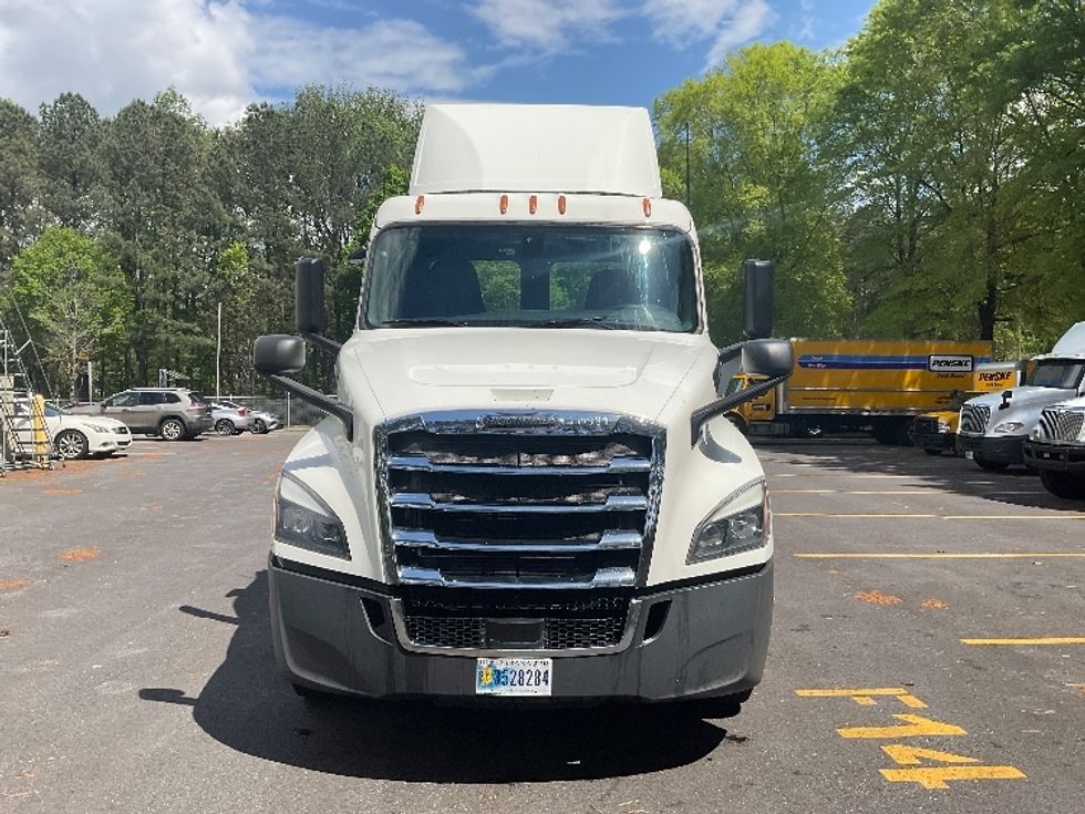 Day Cab Tractor-Heavy Duty Tractors-Freightliner-2019-T12664ST-Cleveland-TN-685,901\n\t\tmiles-$ 27,000 - Image 2
