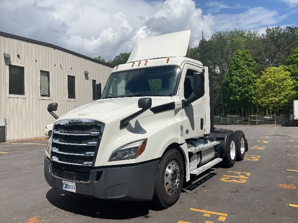 Day Cab Tractor-Heavy Duty Tractors-Freightliner-2019-T12664ST-Cleveland-TN-685,901\n\t\tmiles-$ 27,000 - Image 3