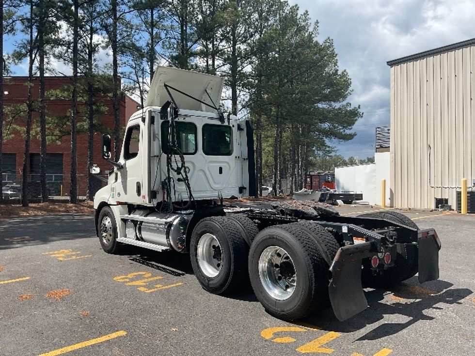 Day Cab Tractor-Heavy Duty Tractors-Freightliner-2019-T12664ST-Cleveland-TN-685,901\n\t\tmiles-$ 27,000 - Image 5