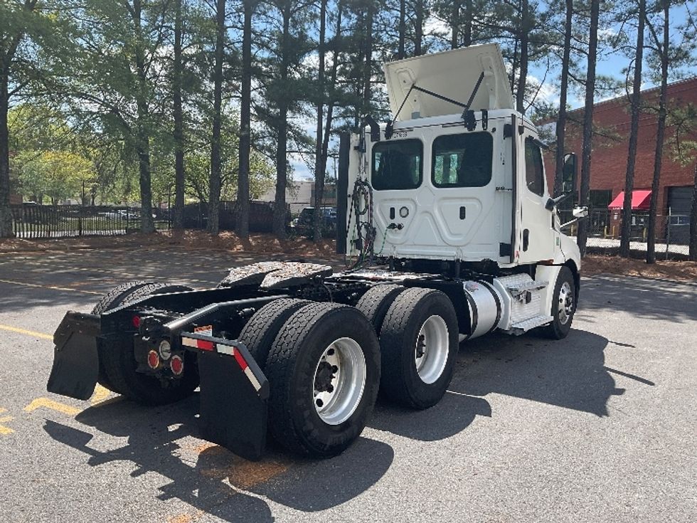Day Cab Tractor-Heavy Duty Tractors-Freightliner-2019-T12664ST-Cleveland-TN-685,901\n\t\tmiles-$ 27,000 - Image 7