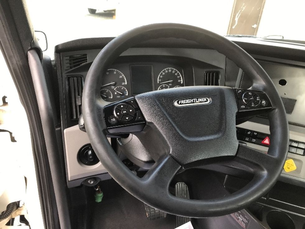 Day Cab Tractor-Heavy Duty Tractors-Freightliner-2019-T12664ST-Cleveland-TN-785,023\n\t\tmiles-$ 26,750 - Image 10