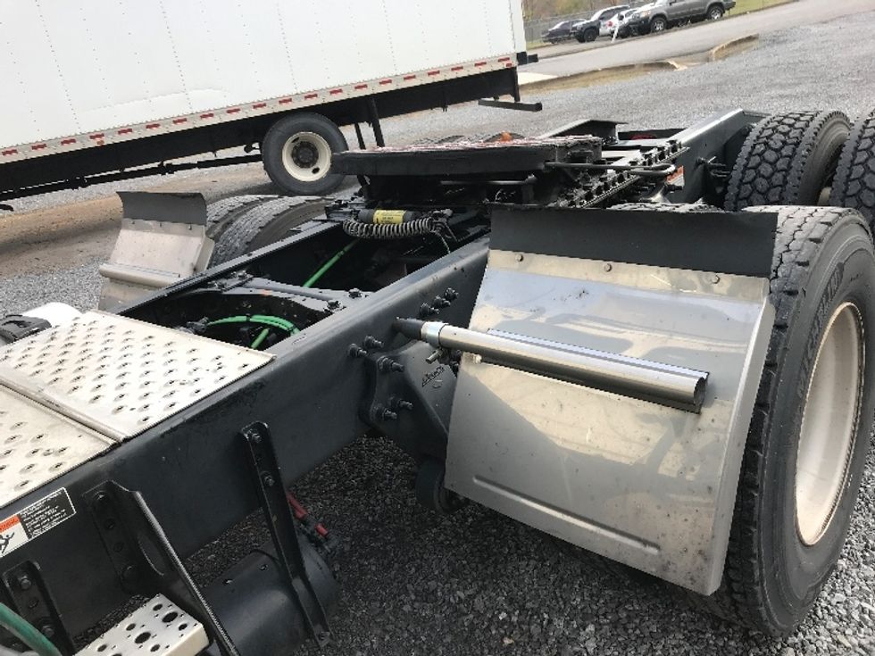 Day Cab Tractor-Heavy Duty Tractors-Freightliner-2019-T12664ST-Cleveland-TN-785,023\n\t\tmiles-$ 26,750 - Image 18