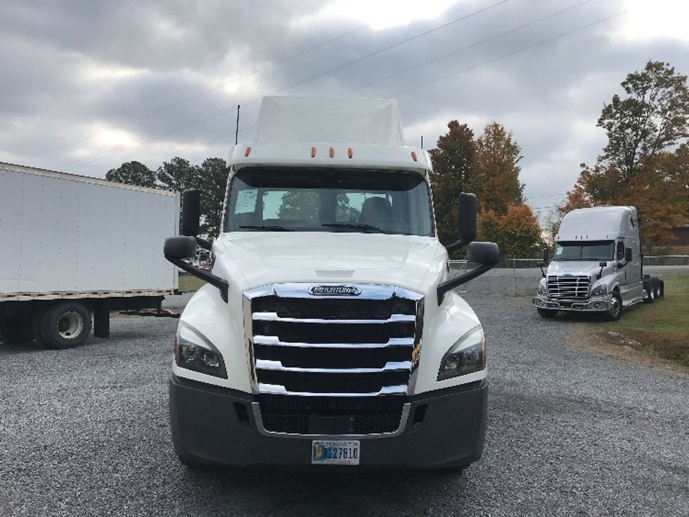 Day Cab Tractor-Heavy Duty Tractors-Freightliner-2019-T12664ST-Cleveland-TN-785,023\n\t\tmiles-$ 26,750 - Image 2