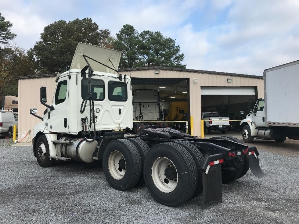 Day Cab Tractor-Heavy Duty Tractors-Freightliner-2019-T12664ST-Cleveland-TN-785,023\n\t\tmiles-$ 26,750 - Image 5