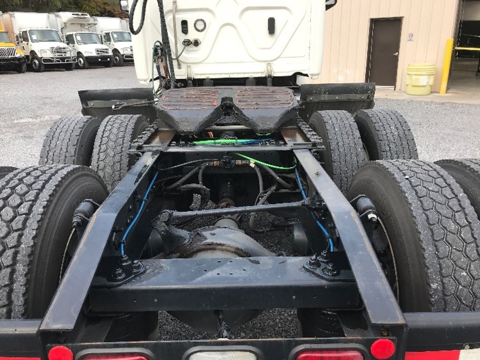 Day Cab Tractor-Heavy Duty Tractors-Freightliner-2019-T12664ST-Cleveland-TN-785,023\n\t\tmiles-$ 26,750 - Image 6