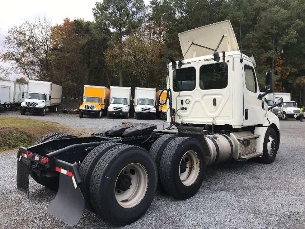 Day Cab Tractor-Heavy Duty Tractors-Freightliner-2019-T12664ST-Cleveland-TN-785,023\n\t\tmiles-$ 26,750 - Image 7