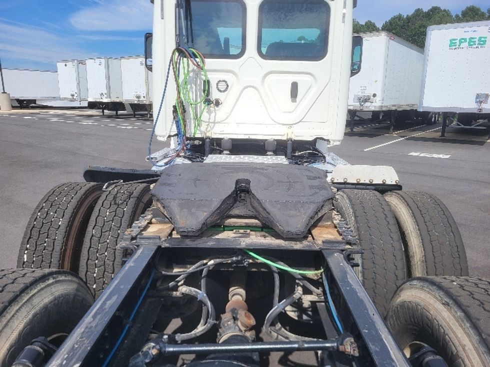 Day Cab Tractor-Heavy Duty Tractors-Freightliner-2019-T12664ST-Concord-NC-432,671\n\t\tmiles-$ 46,250 - Image 6