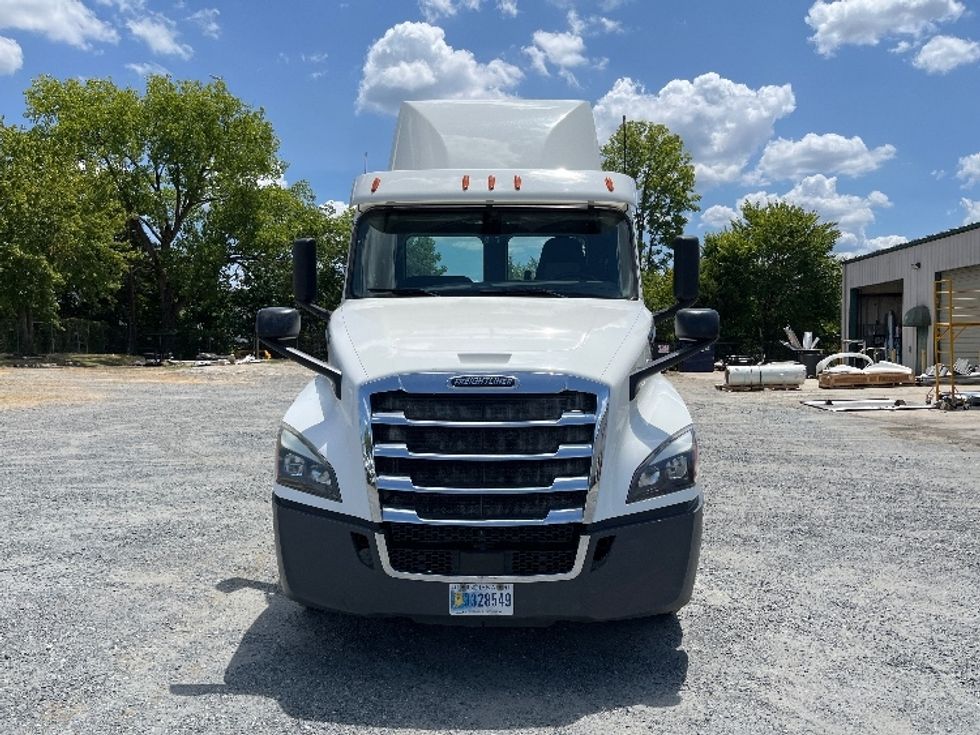 Day Cab Tractor-Heavy Duty Tractors-Freightliner-2019-T12664ST-Concord-NC-644,469\n\t\tmiles-$ 29,250 - Image 2