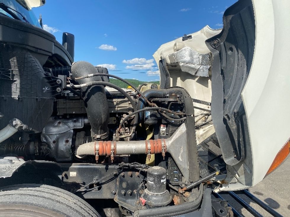 Day Cab Tractor-Heavy Duty Tractors-Freightliner-2019-T12664ST-Conklin-NY-400,179\n\t\tmiles-$ 51,000 - Image 15