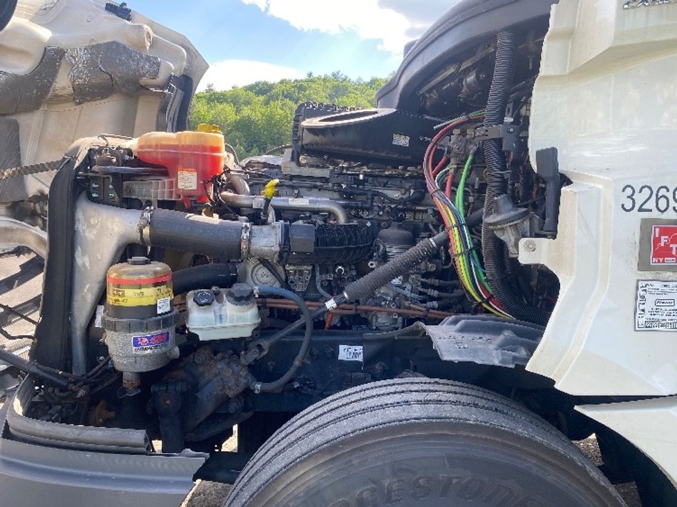 Day Cab Tractor-Heavy Duty Tractors-Freightliner-2019-T12664ST-Conklin-NY-400,179\n\t\tmiles-$ 51,000 - Image 16