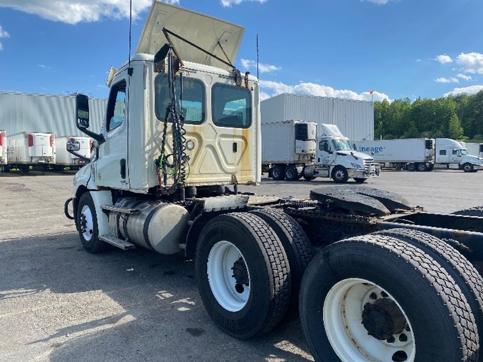 Day Cab Tractor-Heavy Duty Tractors-Freightliner-2019-T12664ST-Conklin-NY-400,179\n\t\tmiles-$ 51,000 - Image 5