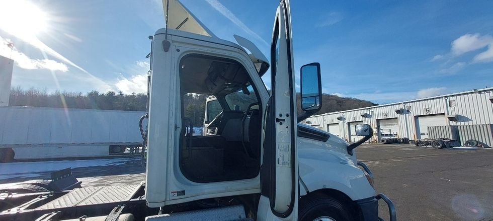 Day Cab Tractor-Heavy Duty Tractors-Freightliner-2019-T12664ST-Conklin-NY-436,388\n\t\tmiles-$ 45,000 - Image 12