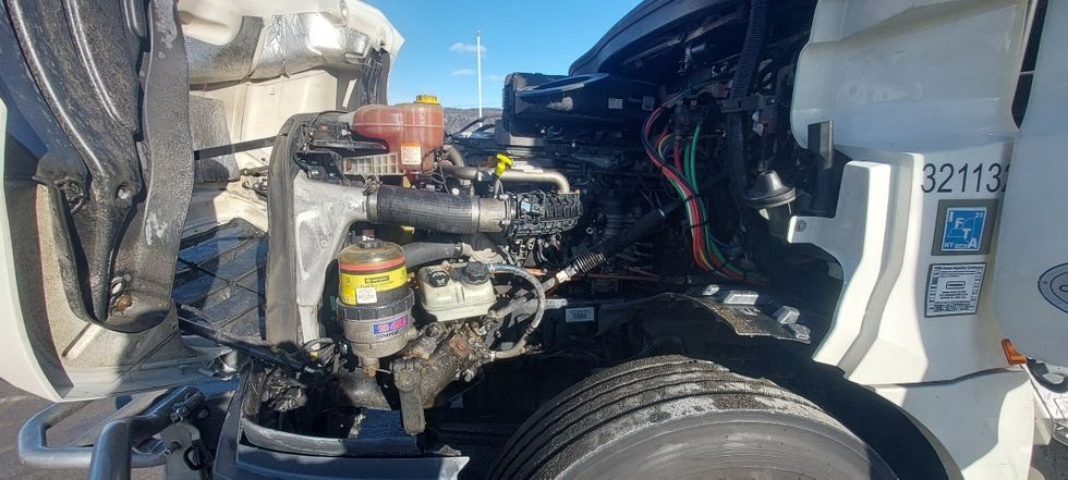 Day Cab Tractor-Heavy Duty Tractors-Freightliner-2019-T12664ST-Conklin-NY-436,388\n\t\tmiles-$ 45,000 - Image 16