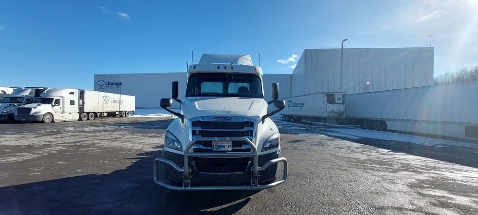 Day Cab Tractor-Heavy Duty Tractors-Freightliner-2019-T12664ST-Conklin-NY-436,388\n\t\tmiles-$ 45,000 - Image 2