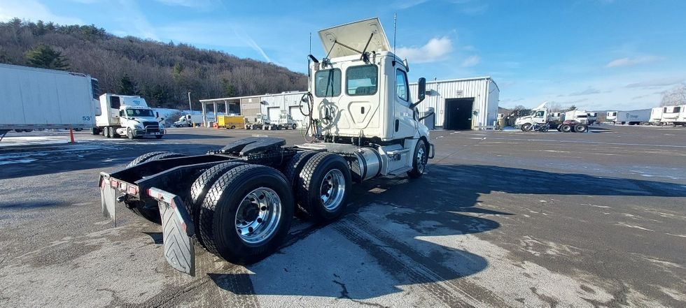 Day Cab Tractor-Heavy Duty Tractors-Freightliner-2019-T12664ST-Conklin-NY-436,388\n\t\tmiles-$ 45,000 - Image 7
