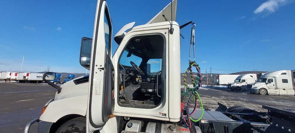 Day Cab Tractor-Heavy Duty Tractors-Freightliner-2019-T12664ST-Conklin-NY-436,388\n\t\tmiles-$ 45,000 - Image 9