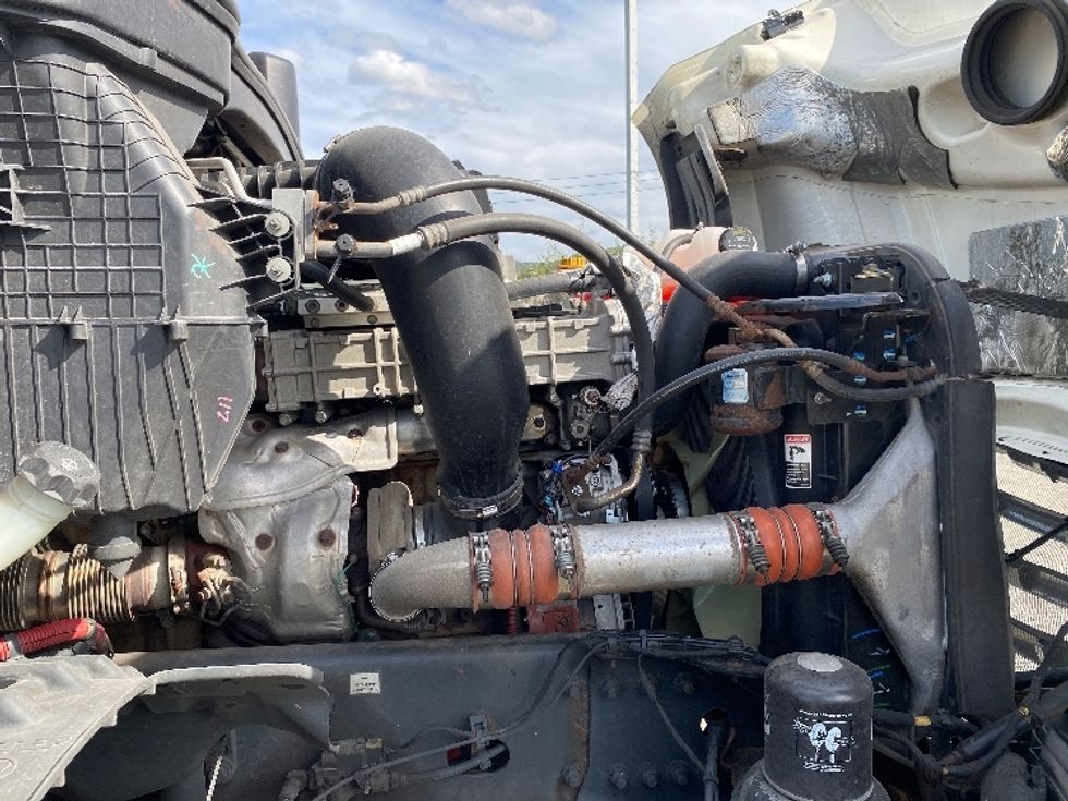 Day Cab Tractor-Heavy Duty Tractors-Freightliner-2019-T12664ST-Conklin-NY-471,010\n\t\tmiles-$ 46,250 - Image 14