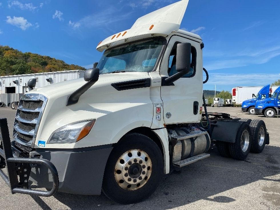 Day Cab Tractor-Heavy Duty Tractors-Freightliner-2019-T12664ST-Conklin-NY-471,010\n\t\tmiles-$ 46,250 - Image 3