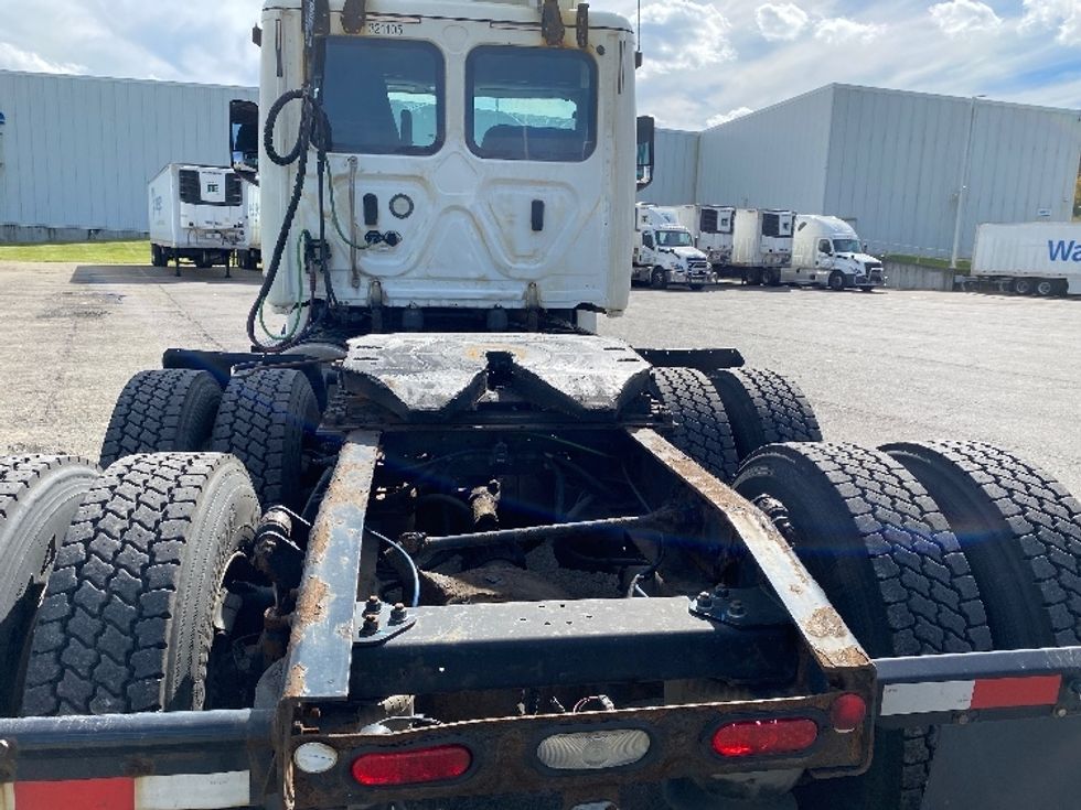 Day Cab Tractor-Heavy Duty Tractors-Freightliner-2019-T12664ST-Conklin-NY-471,010\n\t\tmiles-$ 46,250 - Image 6