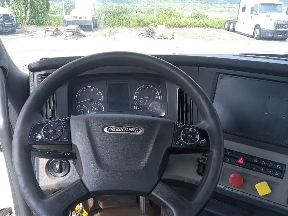 Day Cab Tractor-Heavy Duty Tractors-Freightliner-2019-T12664ST-Conklin-NY-481,000\n\t\tmiles-$ 44,250 - Image 11