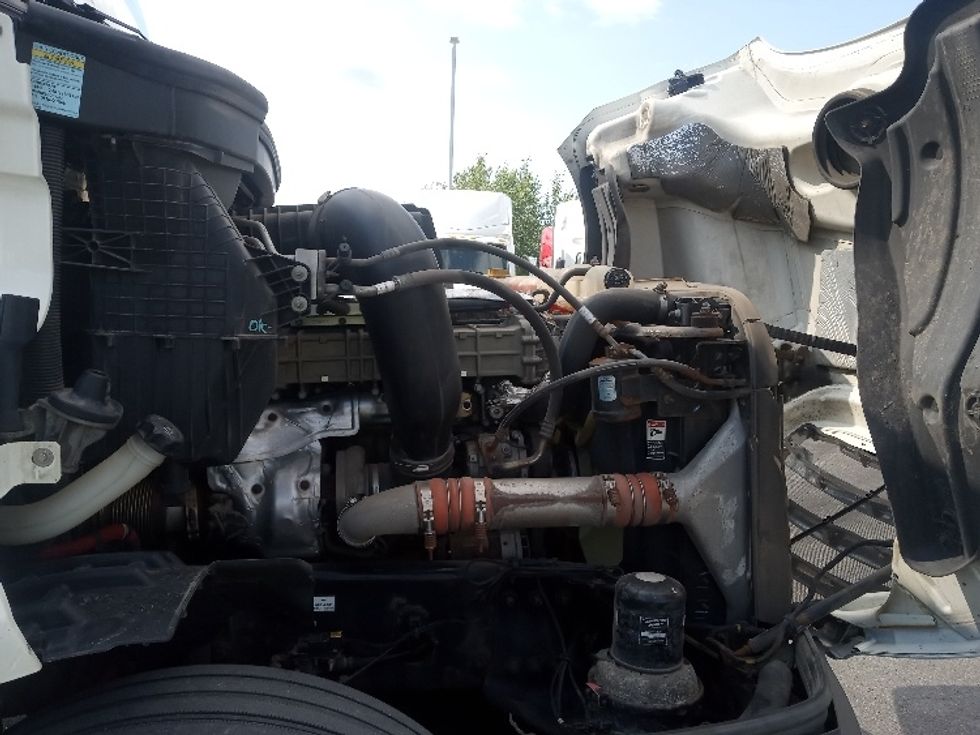 Day Cab Tractor-Heavy Duty Tractors-Freightliner-2019-T12664ST-Conklin-NY-481,000\n\t\tmiles-$ 44,250 - Image 15