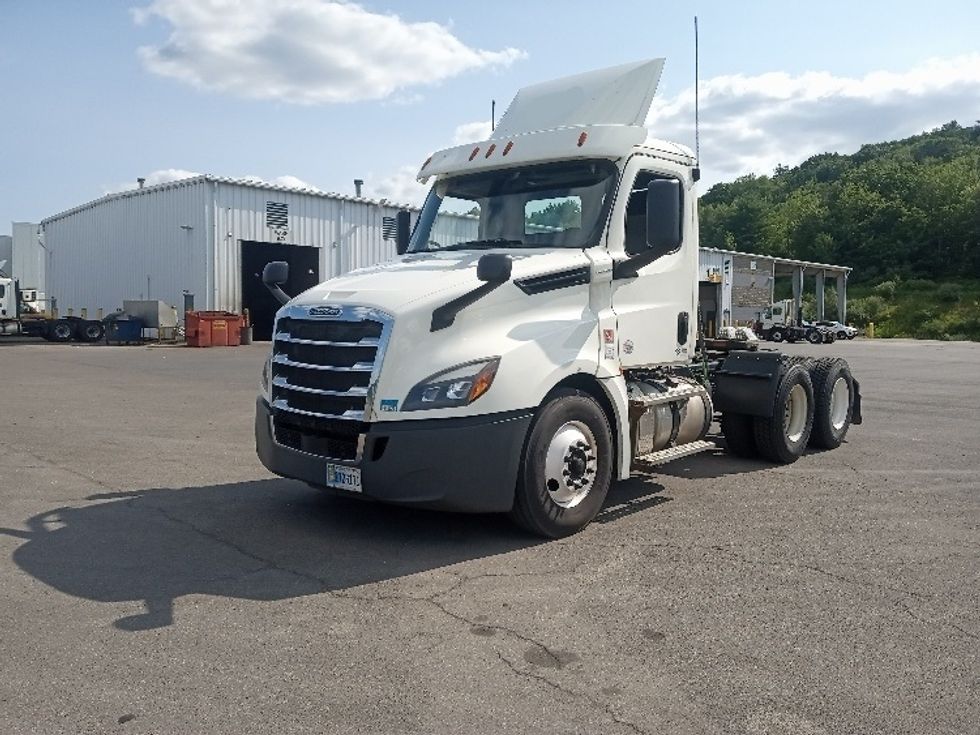 Day Cab Tractor-Heavy Duty Tractors-Freightliner-2019-T12664ST-Conklin-NY-481,000\n\t\tmiles-$ 44,250 - Image 3