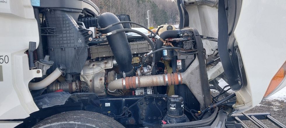 Day Cab Tractor-Heavy Duty Tractors-Freightliner-2019-T12664ST-Conklin-NY-592,344\n\t\tmiles-$ 33,000 - Image 15