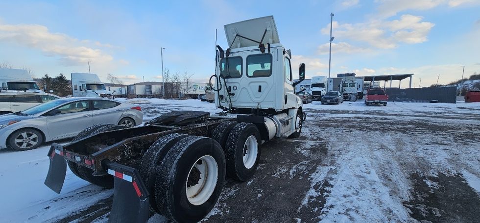 Day Cab Tractor-Heavy Duty Tractors-Freightliner-2019-T12664ST-Conklin-NY-599,017\n\t\tmiles-$ 32,500 - Image 7