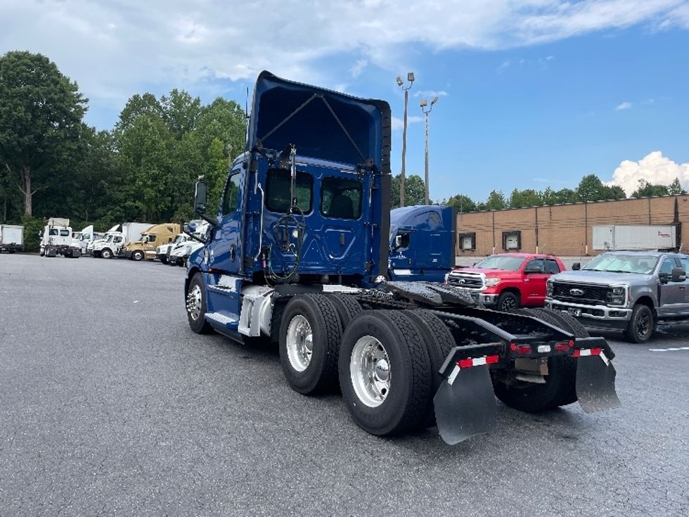 Day Cab Tractor-Heavy Duty Tractors-Freightliner-2019-T12664ST-Conover-NC-376,613\n\t\tmiles-$ 50,000 - Image 5