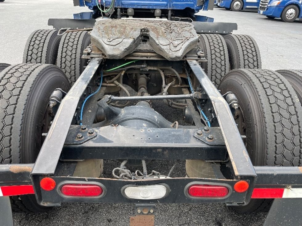 Day Cab Tractor-Heavy Duty Tractors-Freightliner-2019-T12664ST-Conover-NC-376,613\n\t\tmiles-$ 50,000 - Image 6