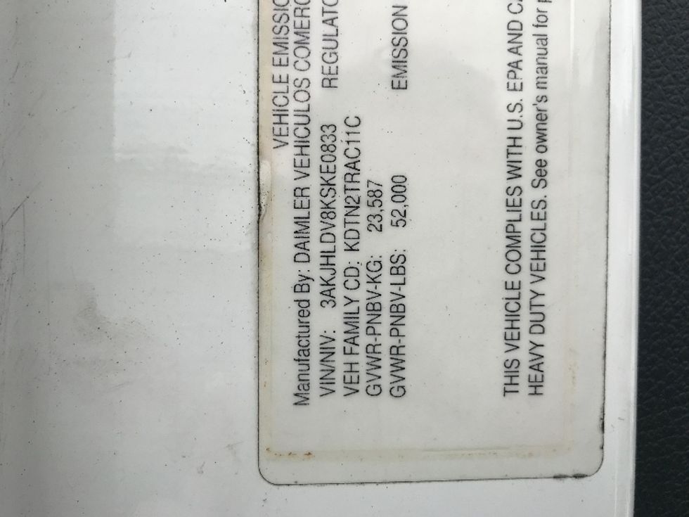 Day Cab Tractor-Heavy Duty Tractors-Freightliner-2019-T12664ST-Conover-NC-378,784\n\t\tmiles-$ 46,250 - Image 17