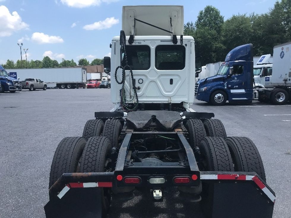 Day Cab Tractor-Heavy Duty Tractors-Freightliner-2019-T12664ST-Conover-NC-415,805\n\t\tmiles-$ 48,750 - Image 6